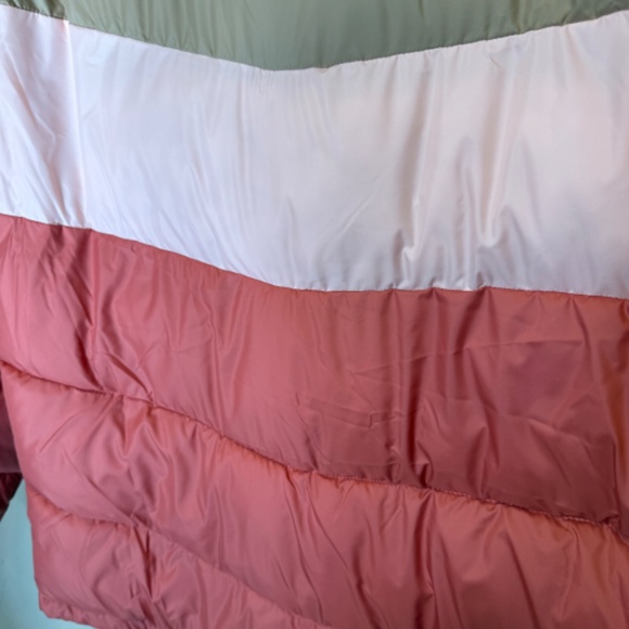 Columbia | NWT Puffect Color Blocked Jacket Vegan Friendly Soft Winter Coat - Picture 8 of 15